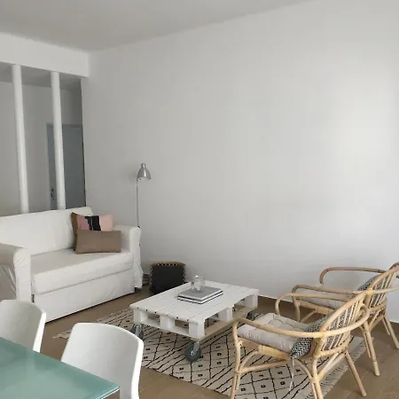 The Minimal House Ii * Bombarral